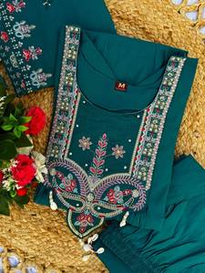 ชุดเดรส Anarkali ผ้าไหมโรมันเย็บติดด้วยมือ พร้อมงานปักหนักและผ้าคลุมไหล่แบบ Cutwork ชุดสูทสไตล์ชาติพันธุ์ 3 ชิ้น ดีไซน์หรูหราสำหรับงานแต่งงาน - Product Image 6