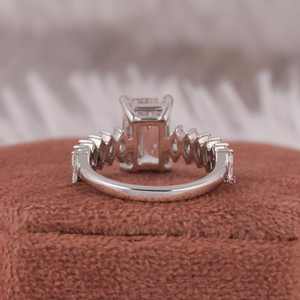 Anillo de compromiso de diamante de corte esmeralda Anillo de diamante cultivado en laboratorio de corte esmeralda, anillo de bodas para mujer Regalo de aniversario, anillo para ella - Product Image 6