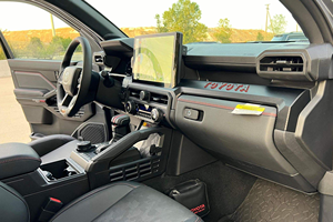 Ford F-150 R D Pro 2024 Usado, Doble Cabina, Tracción en las Cuatro Ruedas, Automático, Volante a la Izquierda, Interior de Cuero Oscuro - Product Image 3