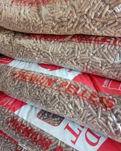 Pellets de madera de biomasa de alta calidad para sistema de calefacción. - Product Image 1