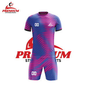 Uniforme de football respirant personnalisable avec technologie de séchage rapide et techniques de coupe automatisées - Product Image 3