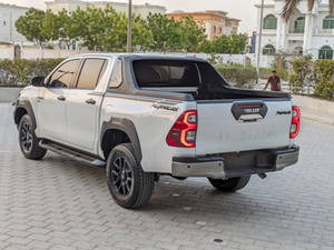 Pour Hilux 2024 Adventure SR5 avec sièges en cuir, feux LED, toit ouvrant panoramique, transmission automatique - Product Image 4