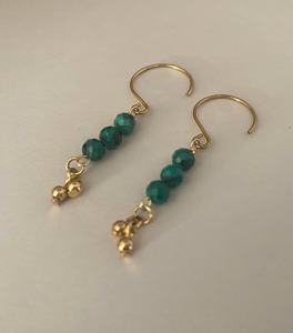 Boucles d'oreilles en laiton pour femmes et filles, faites à la main, à facettes en malachite, pour fête de mariage - Product Image 2