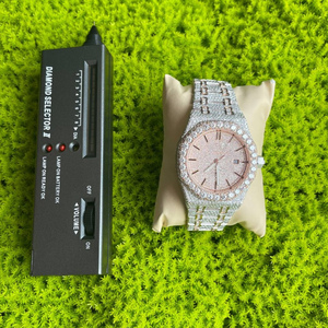 Reloj de acero inoxidable de cuarzo con moissanita helada de lujo para hombre, cronógrafo, esfera con números romanos, resistente al agua, ideal para bodas y fiestas - Product Image 3