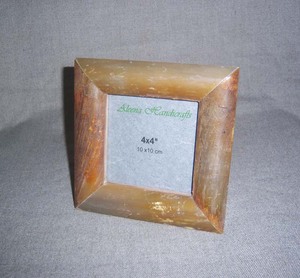 Cadre photo classique en bois, laiton et résine avec incrustation de corne, personnalisable, écologique, pour décoration intérieure, salon, cadeau - Product Image 6