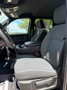 Pre-owned Clean 2024 Ra-m 3500 crew cab Tradesman 4WD - Product Image 6