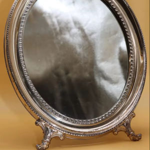 Miroir de table en argent sterling, corniche néoclassique en relief, argent de Madrid marqué - Product Image 1