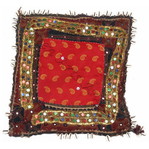 Jeté de table ethnique vintage indien Rabari Kutch, avec motifs brodés à la main et miroirs anciens, patchs colorés, art et artisanat vintage - Product Image 2