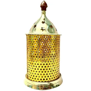 Islamic Lantern Stand Muslim-Inspired Adornments Gold Metal Candlestick Eid Al-Fitr Candle Holder In Reasonable Price