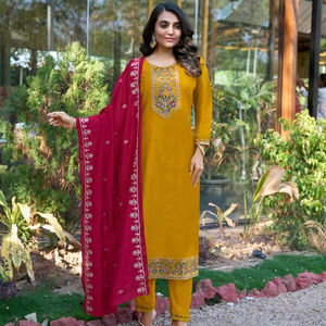 Dernière séquence lourde travail Chanderi soie Dupatta avec ensemble de bas Kurti en soie pour vêtements de fête Collection de vêtements indiens pakistanais - Product Image 1