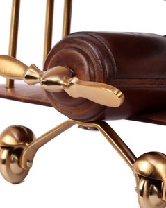 สังเกตเห็นได้ว่ามีการตกแต่งด้วยไม้บนเครื่องบินแนววินเทจสีทองมีลักษณะของตัวเครื่องเครื่องบินแบบวินเทจทำมือ - Product Image 2