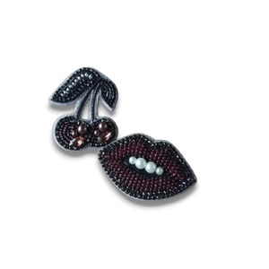 <b>Red</b> lips with <b>Red</b> Crystal Embroidered Brooch Hand Embroidery and Bullion Wire <b>Beaded</b> Fashion Brooch - Product Image 4
