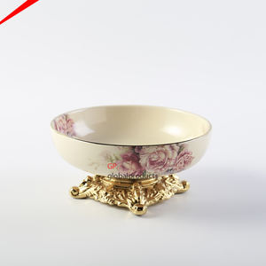 ชามเสริฟ2025ทำจากโลหะสีดำพร้อมฐานประดับดอกไม้สำหรับวางกลางโต๊ะงานแต่งงาน - Product Image 4