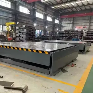 Leverancier Te Koop 12T Hydraulische Power Dock Leveler Automatische Laadklep Voor Vrachtwagen Hefapparatuur In Magazijn In Vietnam