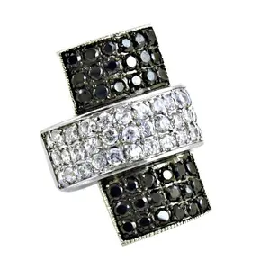 แหวนเงินแฟชั่นสำหรับผู้หญิง ชุบทอง ประดับพลอยสีดำและสีขาว สไตล์ฮิปฮอป - Product Image 2