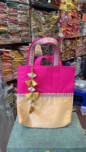 Bolso de mano elegante recién llegado con borla de Gota, bolso de mano para mujer para regalos de boda, bolsas de regalos de recuerdo Mehndi - Product Image 5