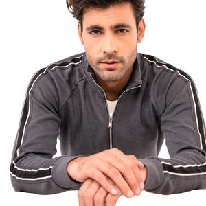 Survêtements pour hommes conçus pour une performance active, confort respirant et mouvement flexible, adaptés à l'entraînement, à la course à pied et à la mode - Product Image 5