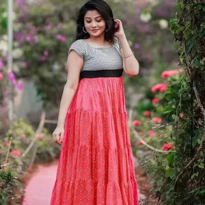 Robe d'été décontractée Boho pour femmes indiennes bloc à la main imprimé fleuri 100% coton tissé écologique cadeau personnalisé en vente - Product Image 1