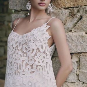 ENZO & LEO REN Bloom Top Marca local de moda de gama alta de Vietnam Top de encaje floral Estilo feminista romántico - Product Image 5