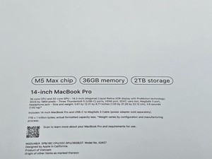 Apple MacBook Pro 14 M5 Max 18 32c 36GB RAM 2TB SSD Negro Espacial - Product Image 2