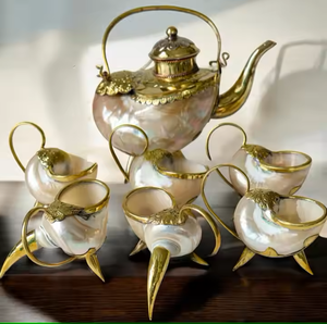 Théières et tasses en nacre à la beauté intemporelle et aux courbes élégantes - Product Image 2