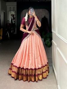 Lehenga Choli de Alta Calidad Hecho a Mano con Bordado Elaborado, Elegante, Estilo Indio-Pakistaní, para Fiestas, Sin Arrugas, para Todas las Temporadas - Product Image 3