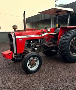 Tracteur Massey Ferguson 7720 haut de gamme à haute puissance - Product Image 1