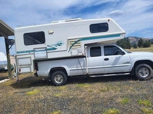 Camioneta Camper Bigfoot 2500 10 con Sistema de Alimentación Integrado y Espacio de Preparación, Diseño Moderno con Garantía - Product Image 6
