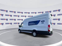 Fourgon utilitaire Ford E-Transit 350 3 portes à châssis long et toit surélevé, modèle 2022 d'occasion, conduite à gauche, sièges en cuir, caméra de recul, Euro III, toit ouvrant LED, 8 places