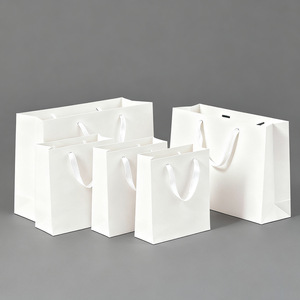 Oferta <span class=keywords><strong>de</strong></span> Bolsas <span class=keywords><strong>de</strong></span> Cartón Blancas con Logotipo Impreso Personalizado <span class=keywords><strong>para</strong></span> Ropa, Gafas, Cosméticos, Tiendas y Publicidad - Product Image 2