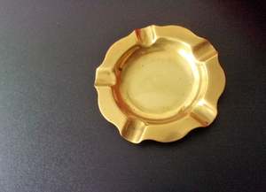 Cendrier vintage élégant en laiton, décor à la maison, comptoir de table, cendrier à cigarettes pour hôtel restaurant, bureau à domicile, intérieur et extérieur - Product Image 2