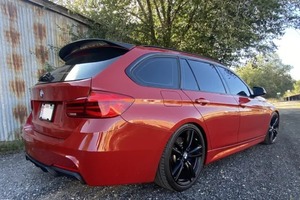 Muy usado B-m-w 330i Xd RIV e Sports Wa Gon Awd Pr emium y D River Assis tance - Product Image 3