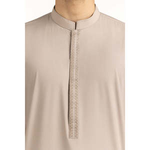 ชุดสูทธุรกิจสมัยใหม่สำหรับผู้ชาย KP-EMB25-002 กางเกงทรงสุภาพพร้อมเสื้อเบลเซอร์หรูหราแบบกระดุมแถวเดียว ทรงปกติ เหมาะสำหรับเจ้าบ่าว - Product Image 6