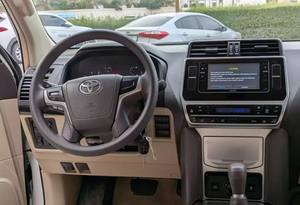 Precioso Prado TX 2024 Blanco, 2.7L Gasolina, Asientos de Tela, Sistema de Navegación Bluetooth, Volante a la Izquierda, 18 Ruedas, 7 Plazas, Automático - Product Image 5