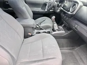 TOYOTA TACOMA TRD OFF ROAD 2018 USADO, VOLANTE A LA IZQUIERDA/DERECHA - Product Image 4