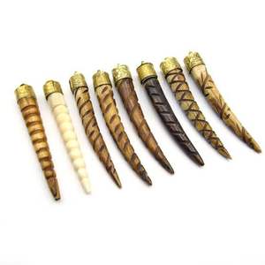 Colgantes Vintage Hechos a Mano de Hueso de Cuerno con Tapas de Latón, Dijes de Joyería Tribal para Niños, para la Elaboración de Collares - Product Image 1