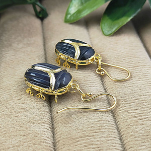 ต่างหูแกะสลักรูปเต่าทอง925แกะสลักด้วยมือทำจากแร่ลาบราดอไรต์ธรรมชาติต่างหูผู้หญิงแมลงเงินสเตอร์ลิงผู้ผลิตอินเดีย - Product Image 2