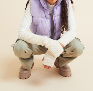 Chalecos sin mangas cálidos para mujer con logo personalizado, chaquetas cortas acolchadas tipo bomber para invierno con cremallera - Product Image 3