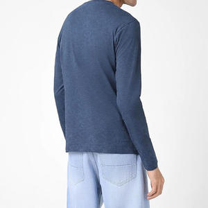 Nouveau T-shirt à manches longues col rond en coton avec logo personnalisé pour homme - Product Image 3