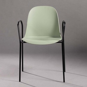 Silla de Comedor Moderna Harmoor STGAI21 de Plástico PU Multicolor, Patas de Metal, Respaldo de Alta Calidad, Diseño Apilable para Sala de Estar - Product Image 2