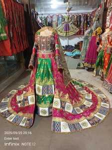 Vestido Afgano Kuchi Vintage de WS International para Niñas, Tejido de Lino, Algodón y Seda con Cuentas Hechas a Mano, Mangas Largas, Ropa Regional - Product Image 2