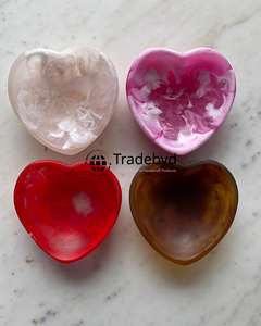 Cuenco de resina de líneas limpias de Tradebyd para hogares minimalistas, pieza de decoración artesanal artística pero simple - Product Image 5