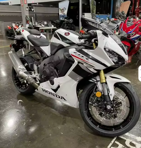 Nouvelle moto sportive CBR1000RR 998 cc à 4 cylindres en ligne 4 temps 2025-2026, livraison porte à porte - Product Image 4