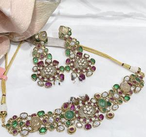 Conjunto de Gargantilla y Aretes de Diseño de Alta Calidad, Chapado en Oro, Hecho a Mano, Estilo Fusión, para Bodas, Colección Moderna para Mujer - Product Image 1