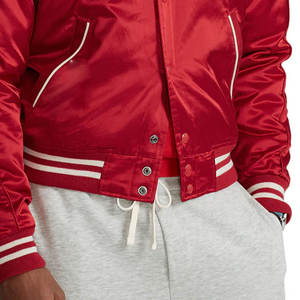Chaqueta Bomber de satén personalizada de calidad superior de color rojo, chaqueta Varsity de satén de béisbol de poliéster de invierno para hombre a la venta - Product Image 6