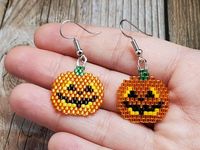 Boucles d'oreilles personnalisées brodées en forme de citrouille pour Halloween – Meilleur design tendance avec perles de rocaille