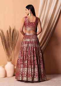 Hermosa ropa de fiesta Lehenga Choli con lentejuelas y trabajo de bordado de hilo - Product Image 3