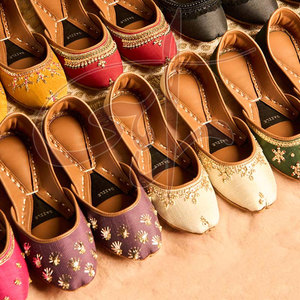 Oferta Especial: Khussas para Mujer a Precio Económico, Cuero Genuino de Alta Calidad, Antideslizantes, Diseño Moderno, Gran Cantidad - Product Image 6