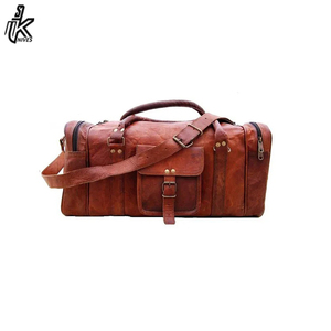 Dernière collection Sac de voyage pour homme en cuir véritable grande capacité avec chaîne latérale - Product Image 4
