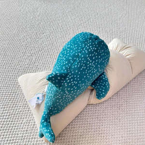 Peluche Requin Baleine Giffrey de British Jelly Cat, brodée, en coton PP, confortable, pour enfants, cadeau d'anniversaire idéal, coussin de canapé - Product Image 3